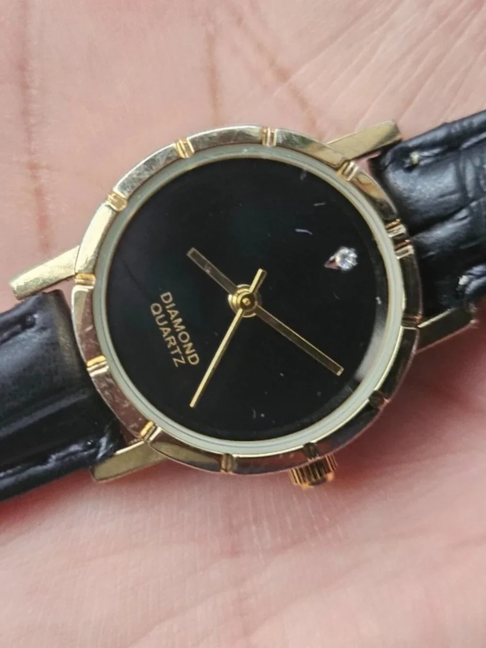 Vintage Diamond Quartz Ladies Wristwatch Black Leather Strap Analog Watch